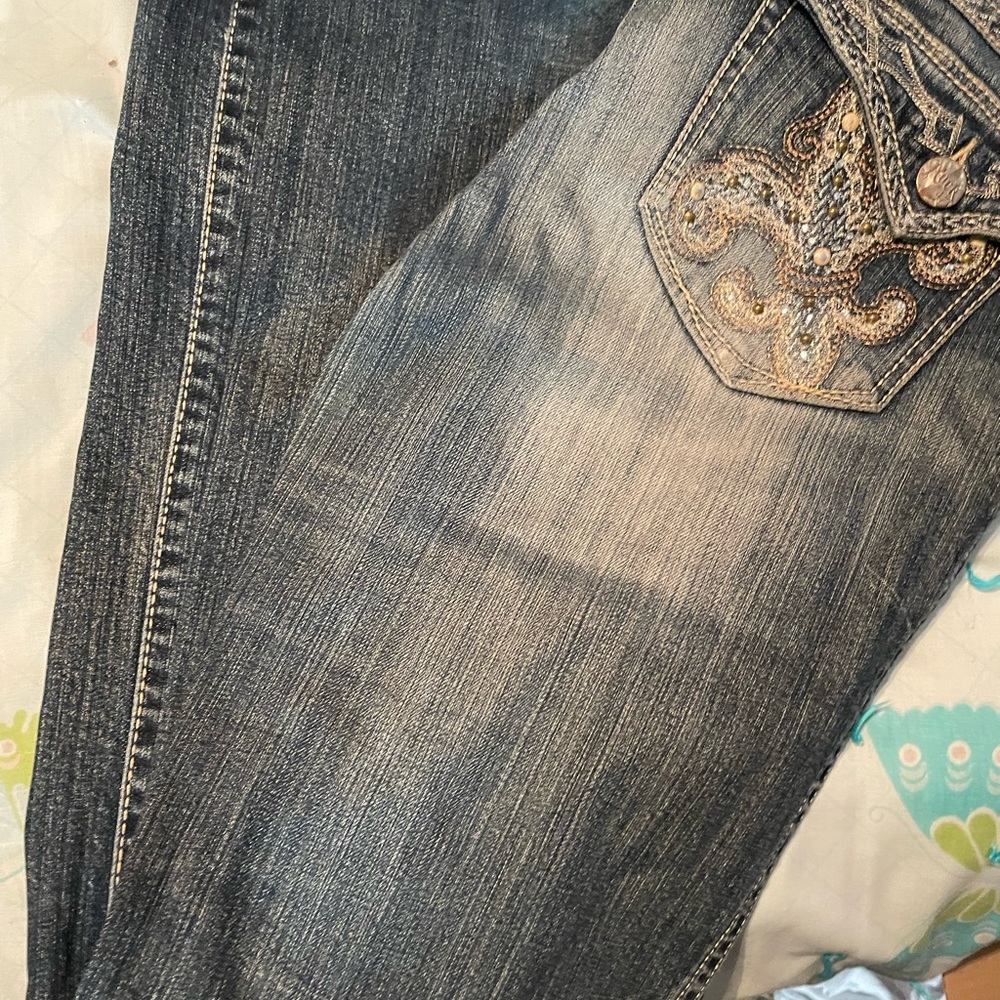 ❌Sold❌Miss Me, distressed style, signature boot cut jeans. Like new condition - Picture 11 of 15